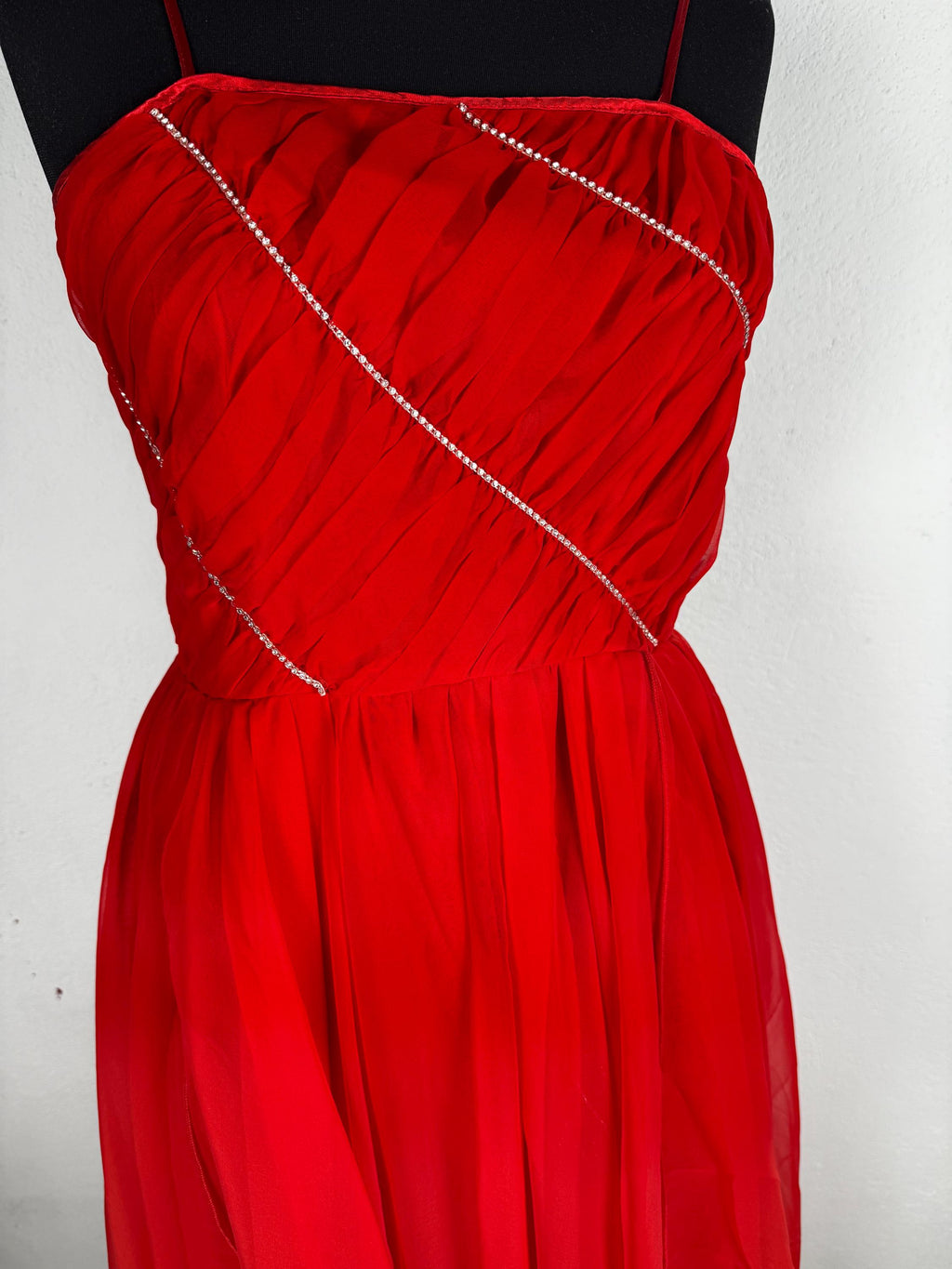 Vintage Vera Mont red dress, cockatail dress, evening gown, European fashion designer