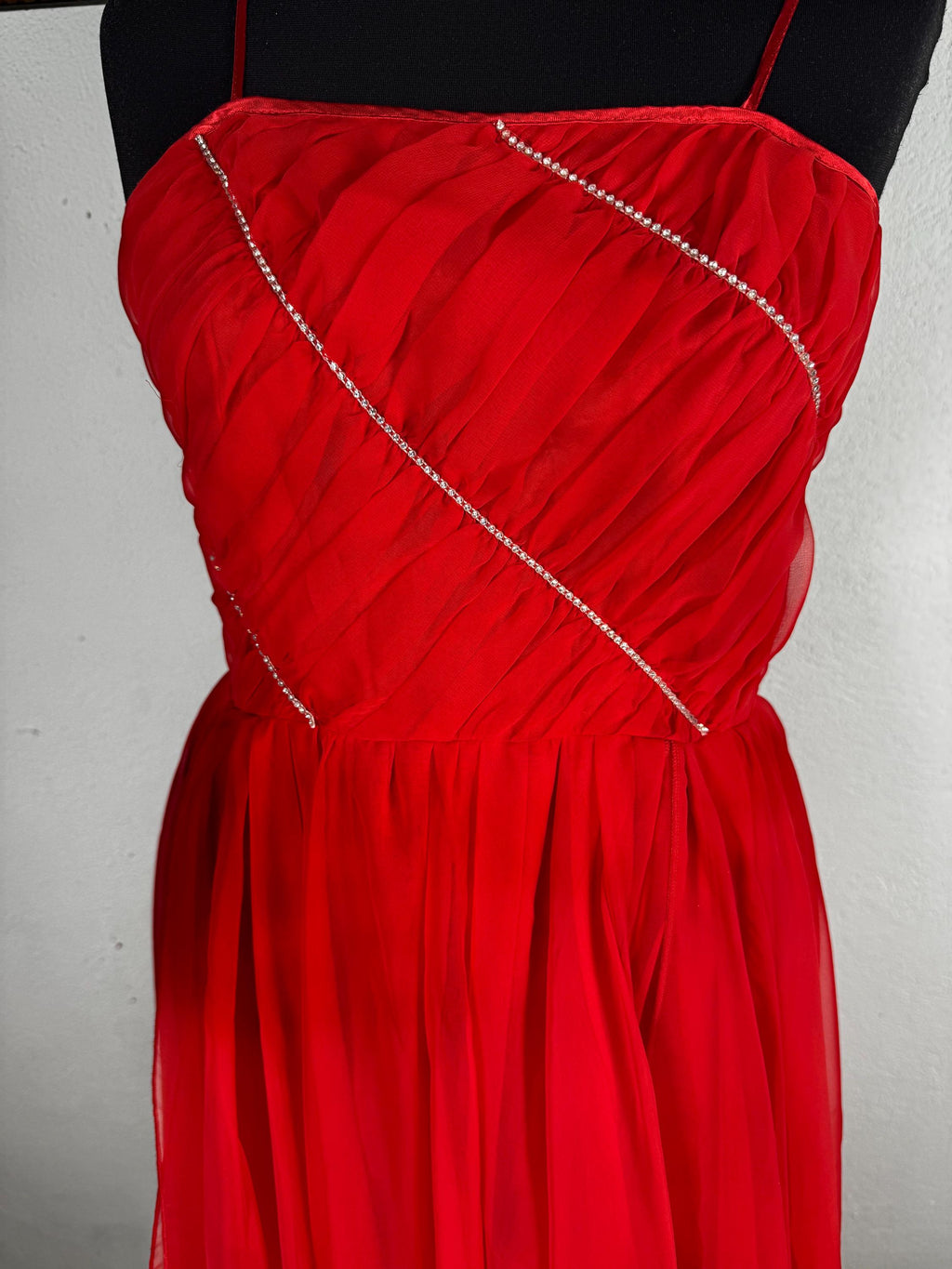 Vintage Vera Mont red dress, cockatail dress, evening gown, European fashion designer