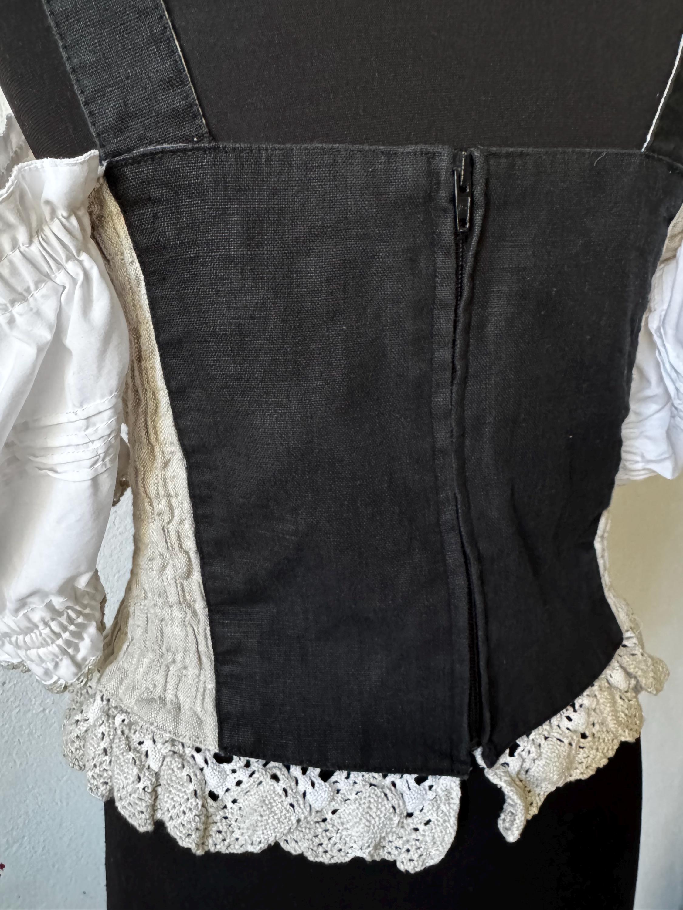 Vintage Landhaus Dirdnl corset bodice austrian tachen top