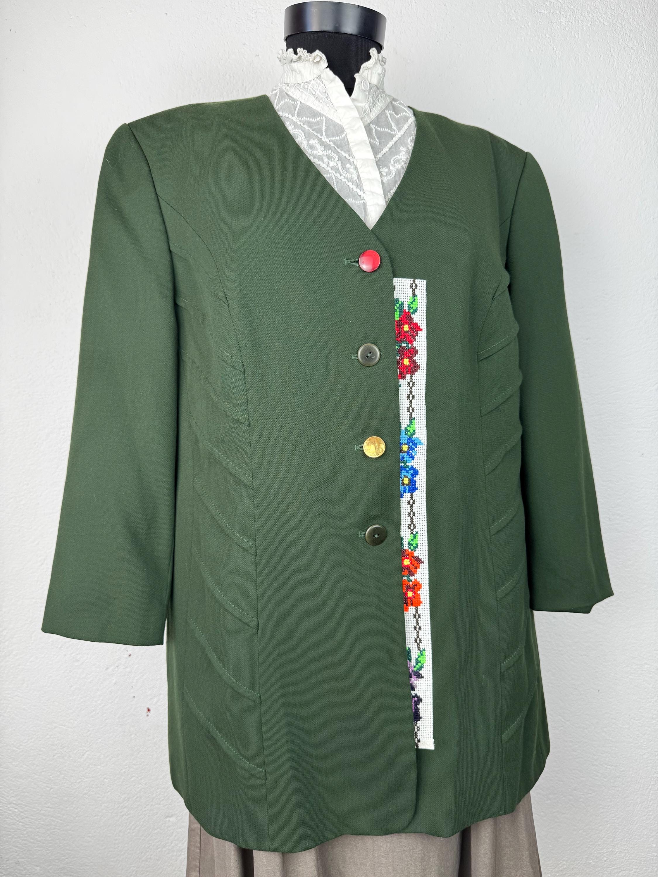 Vintage Green Wool-Blend Blazer with Traditional Folk Floral Cross-Stitch Embroidery