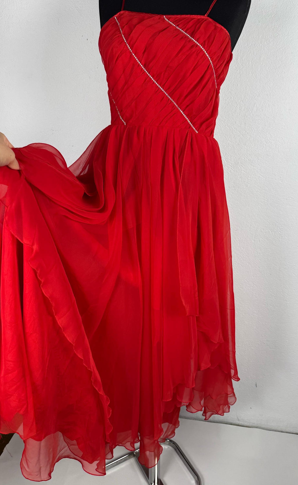 Vintage Vera Mont red dress, cockatail dress, evening gown, European fashion designer