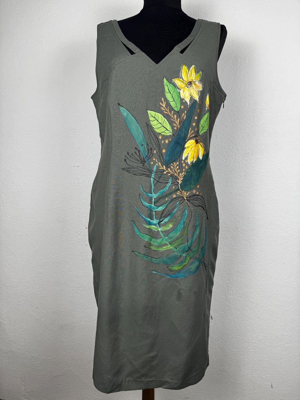 vintage_linen_dress_handpainted_flowers