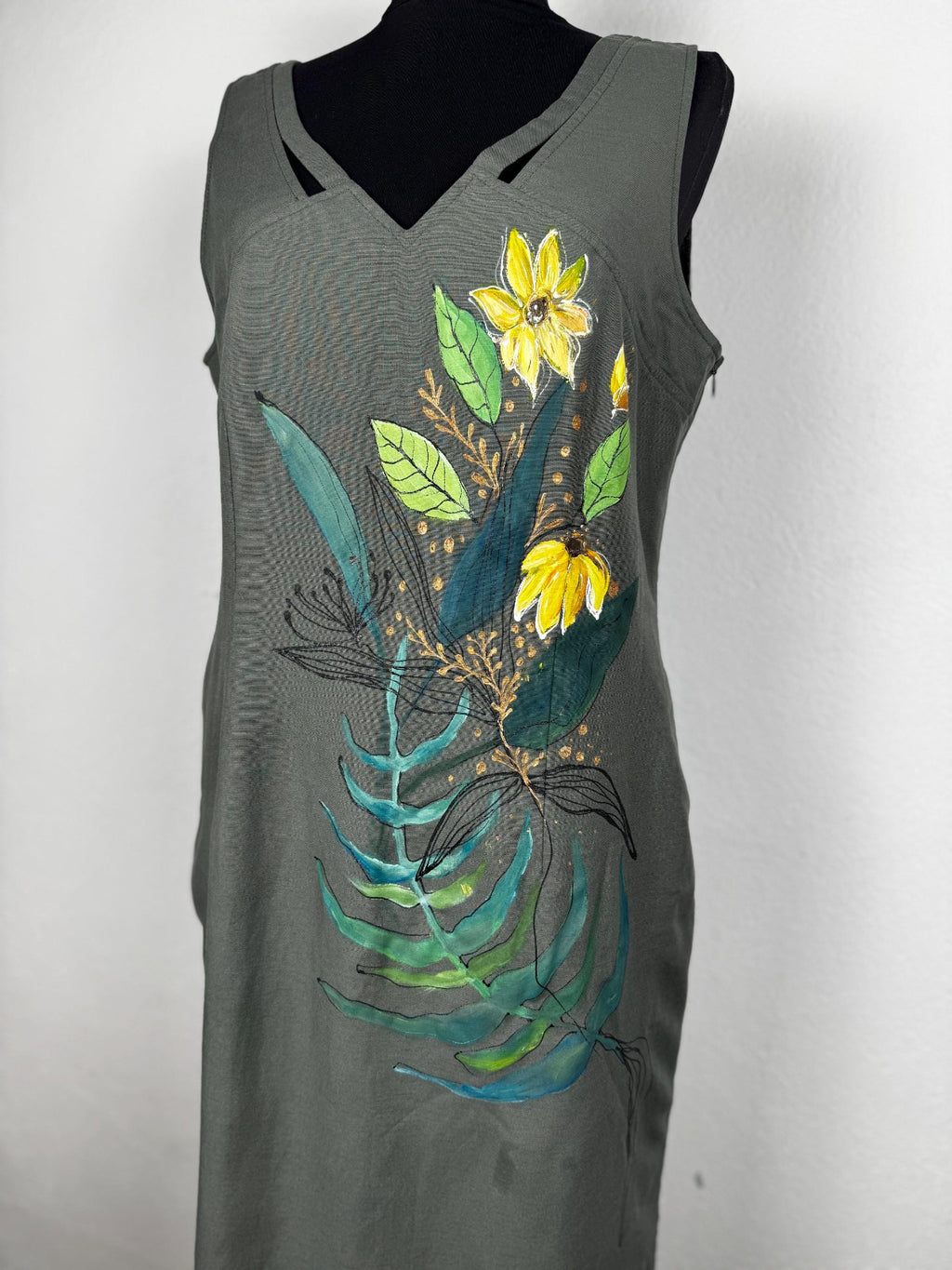 vintage_linen_dress_handpainted_flowers