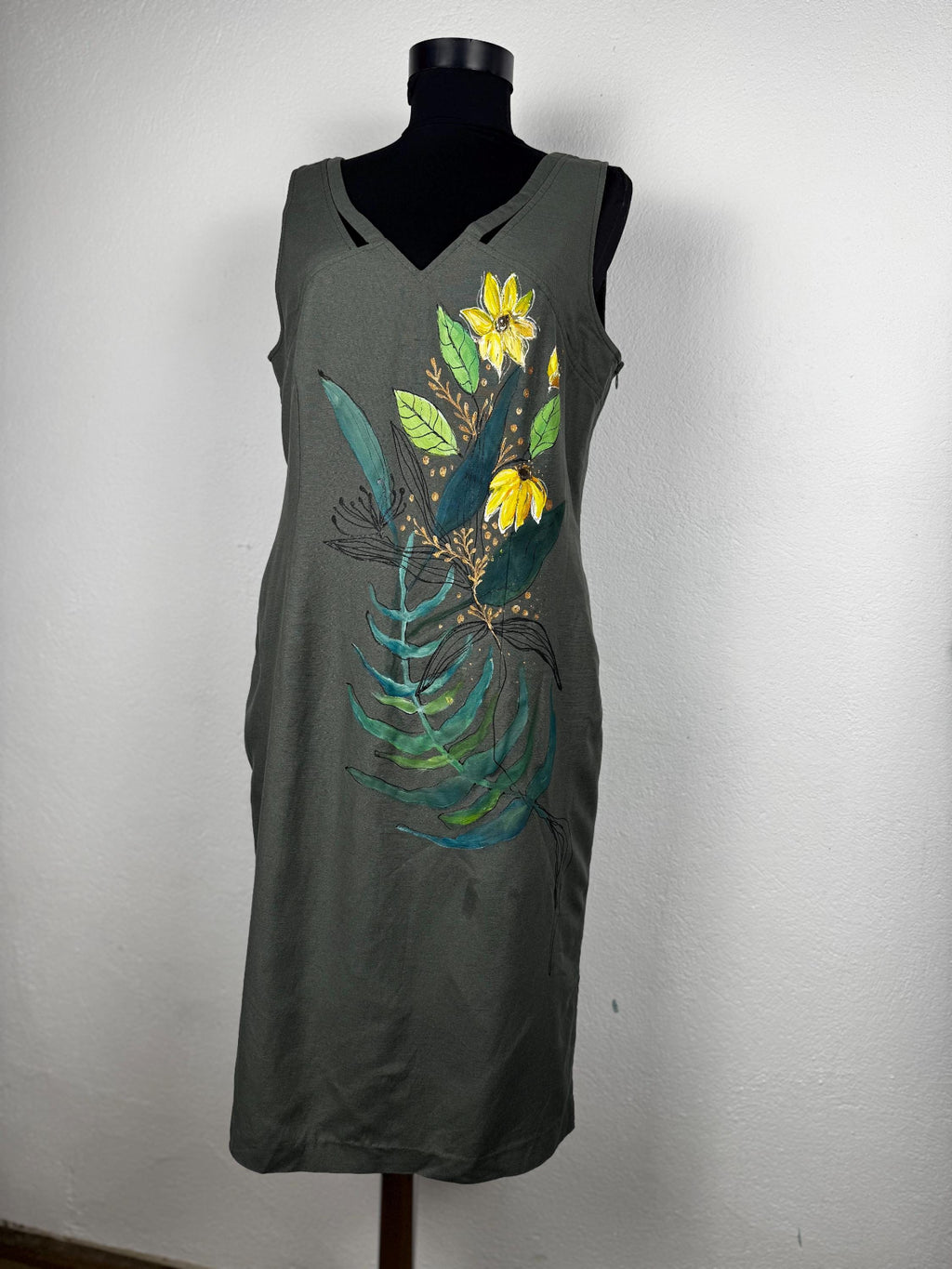 vintage_linen_dress_handpainted_flowers