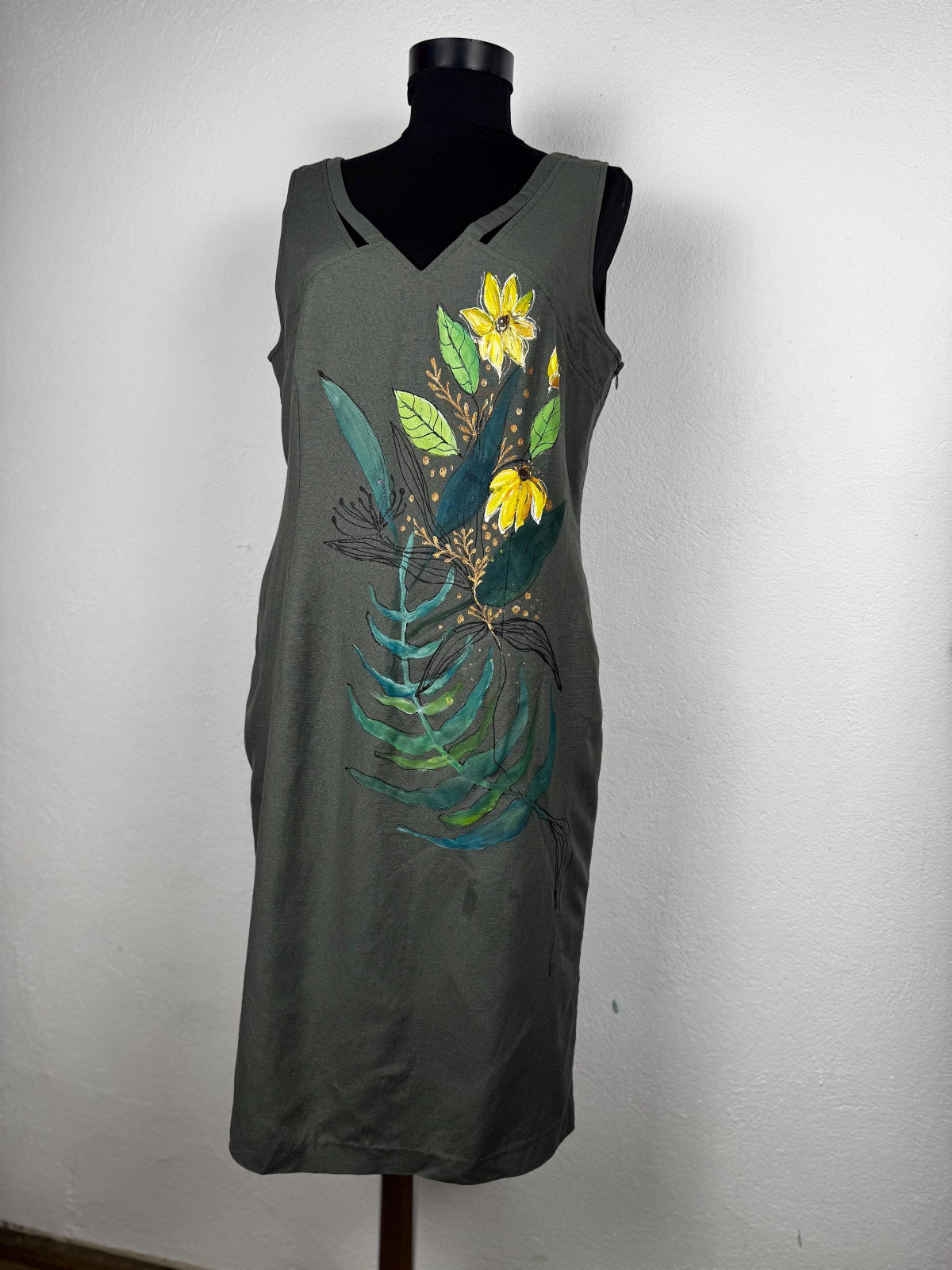 vintage_linen_dress_handpainted_flowers