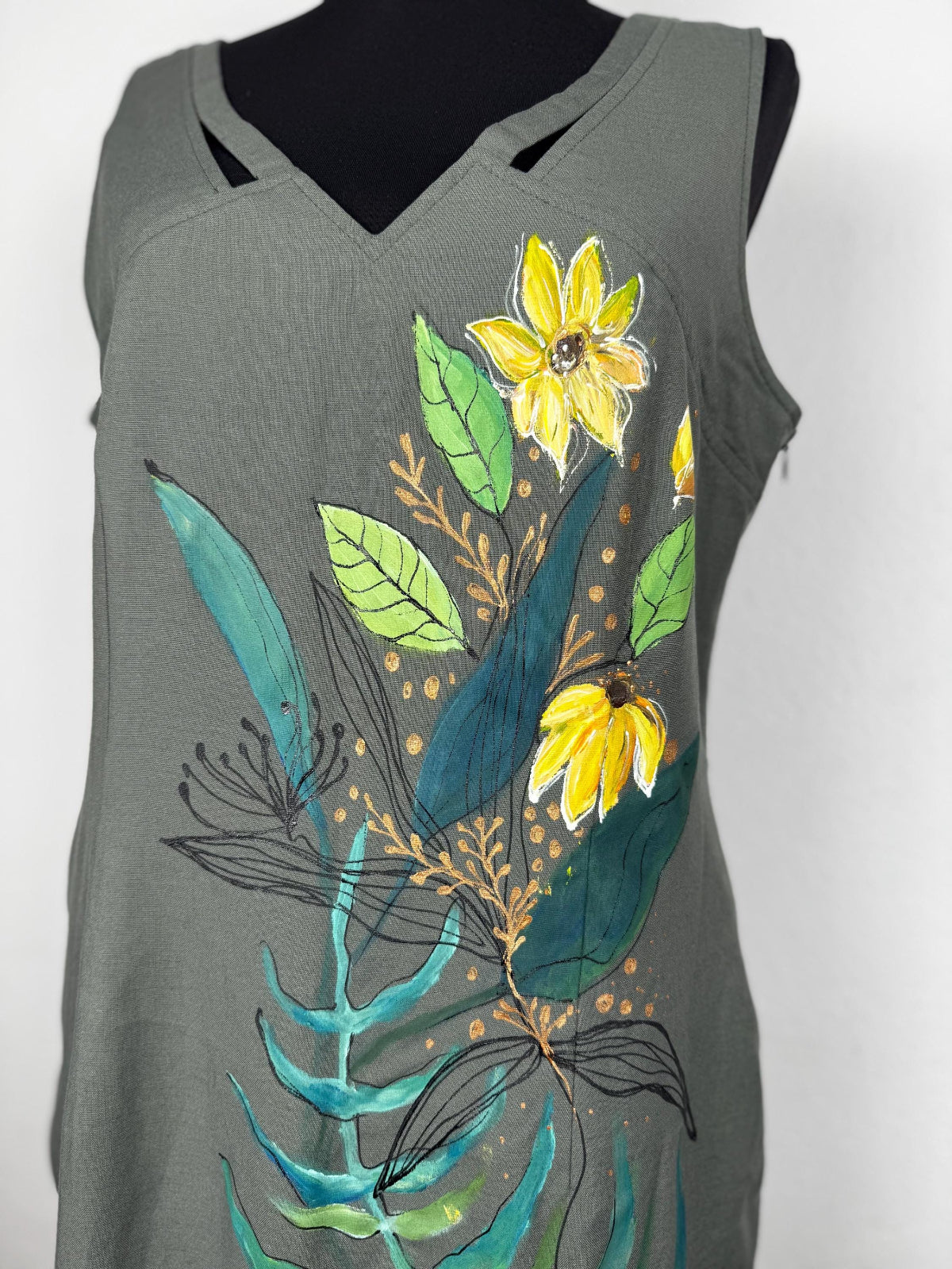 vintage_linen_dress_handpainted_flowers