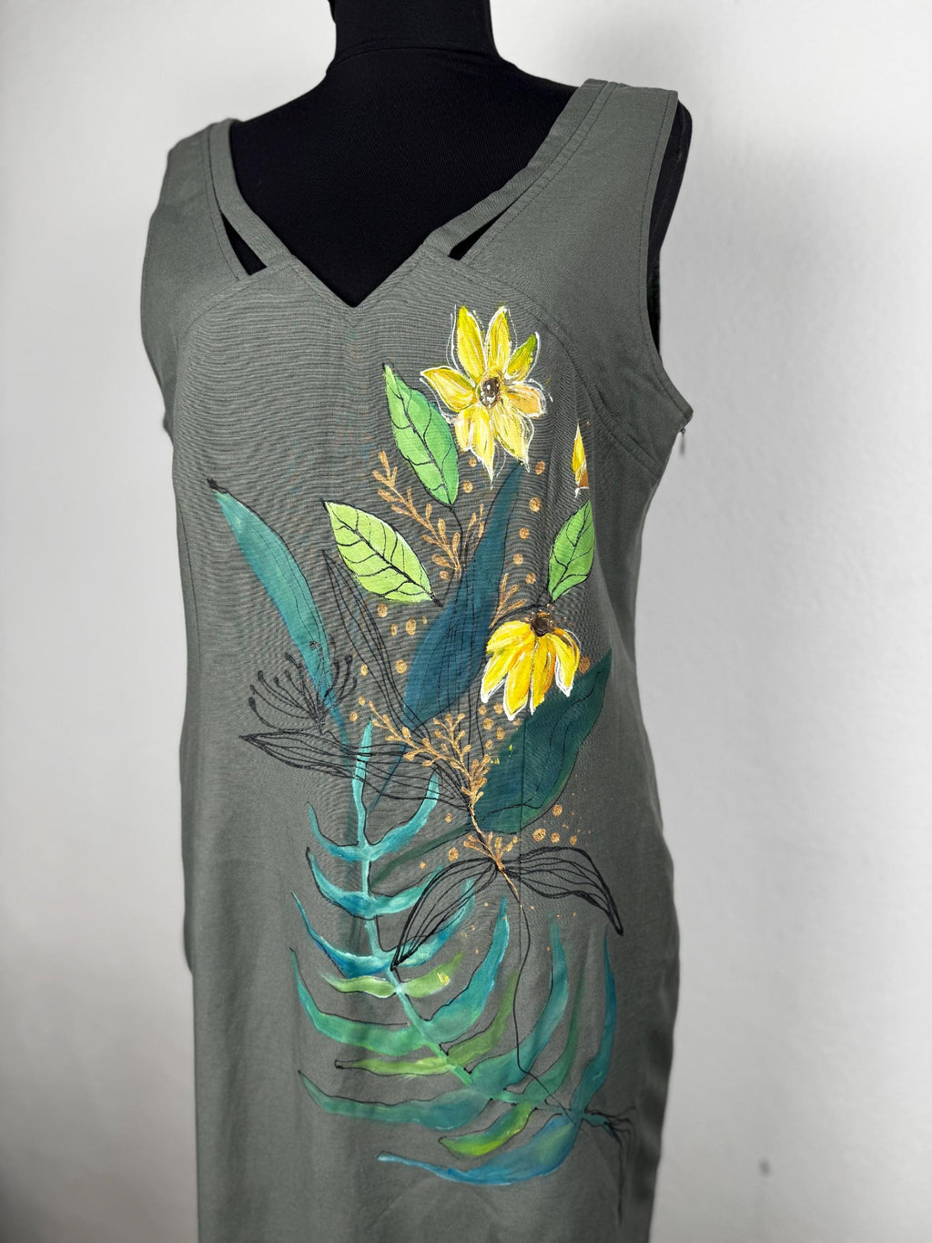 vintage_linen_dress_handpainted_flowers